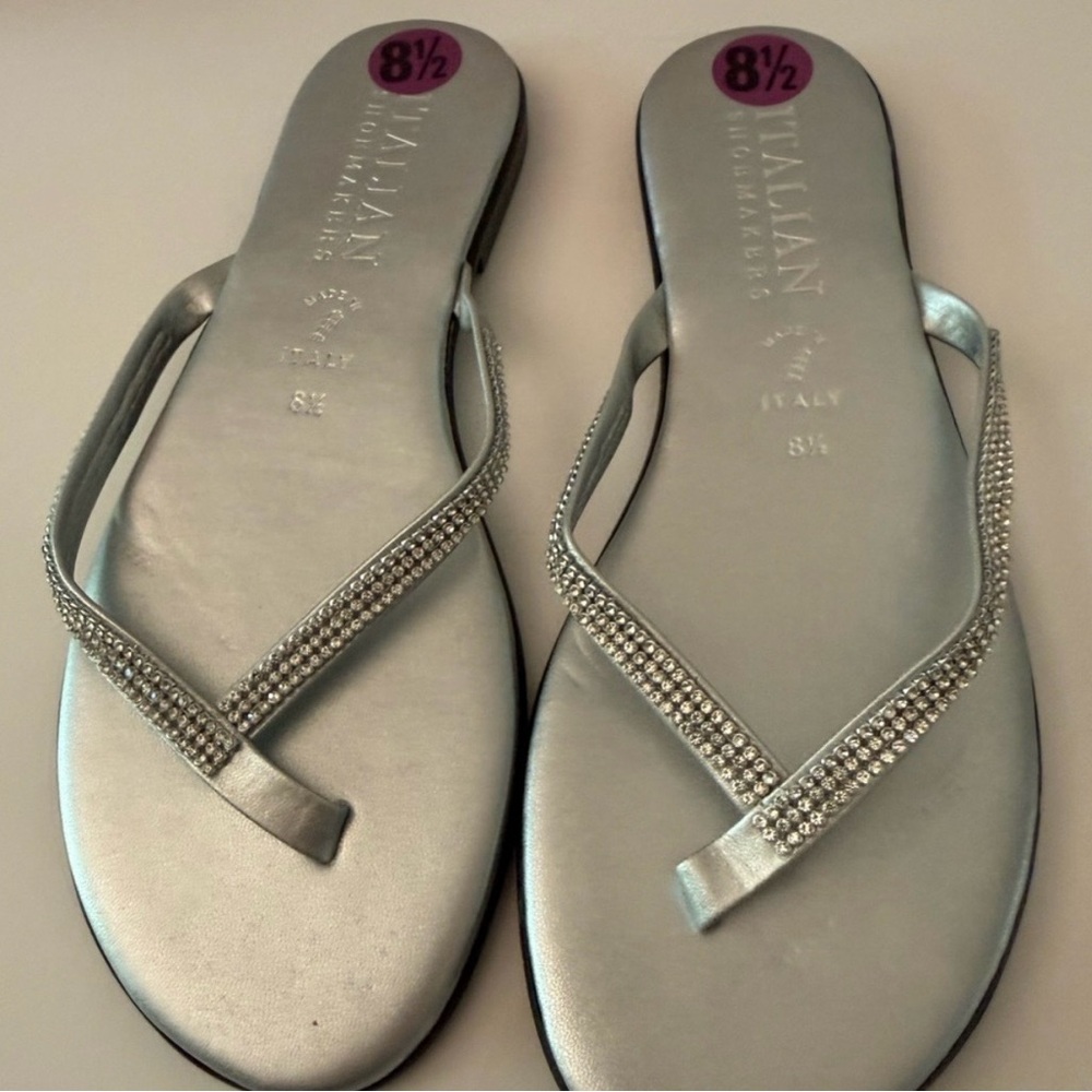 Italian Shoemakers Fancy Silver Flip Flop Sandals Women’s 8.5 NEW